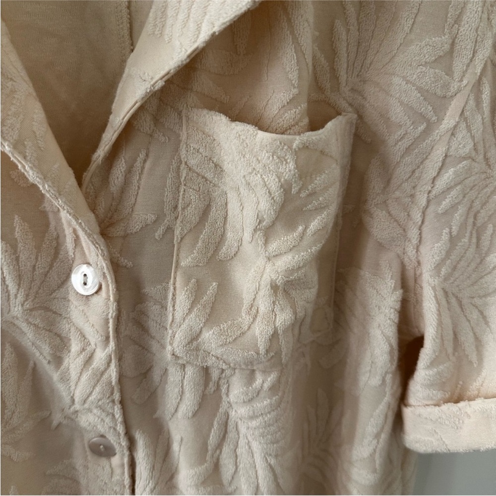 Avec Les Filles Cream Leaf Pattern Button-Down Shirt and Shorts Set - Relaxed - Picture 2 of 8